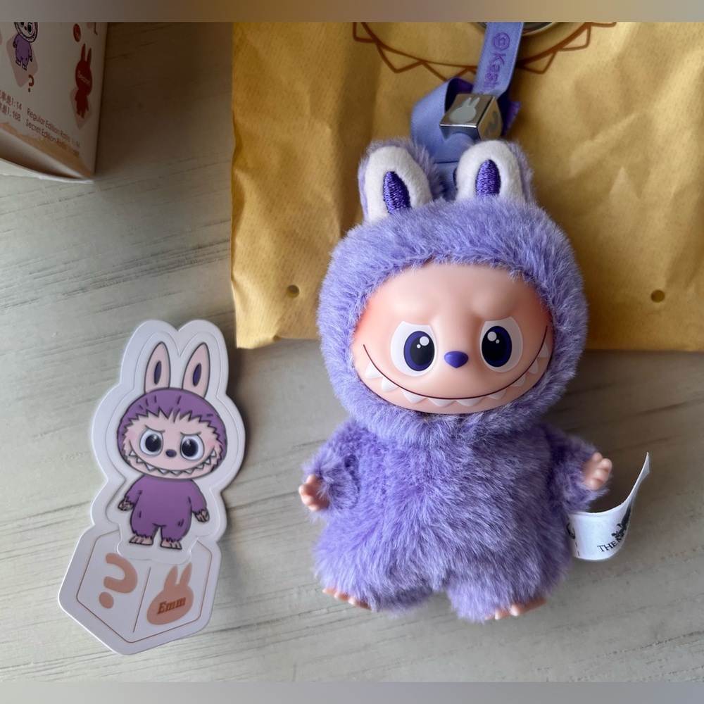 💜 NEW POP MART LABUBU THE MONSTERS PIN FOR LOVE “?” PLUSH PENDANT 💜 - Picture 2 of 12
